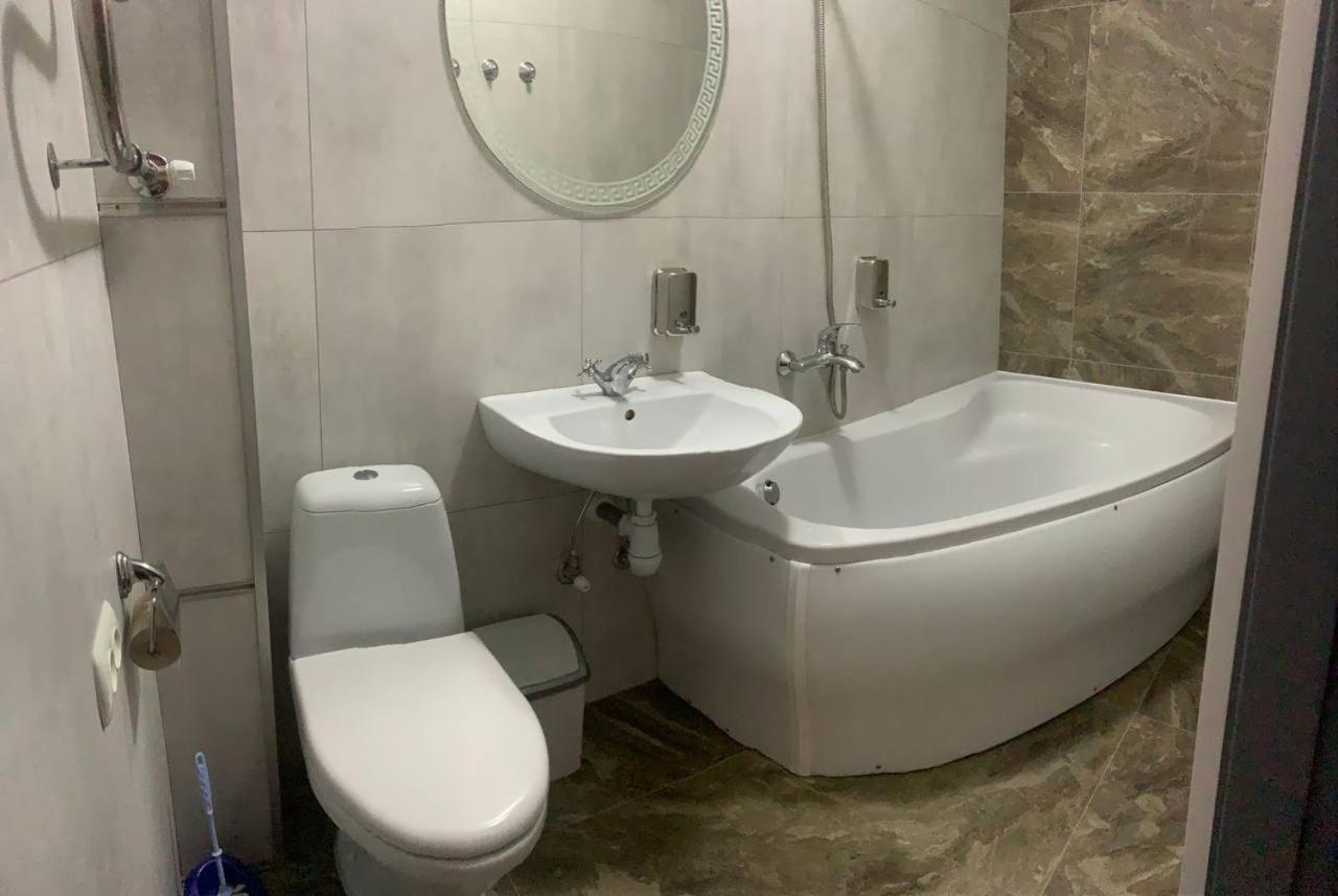 Na Bukovinskoy Guest House Kharkiv Eksteriør billede
